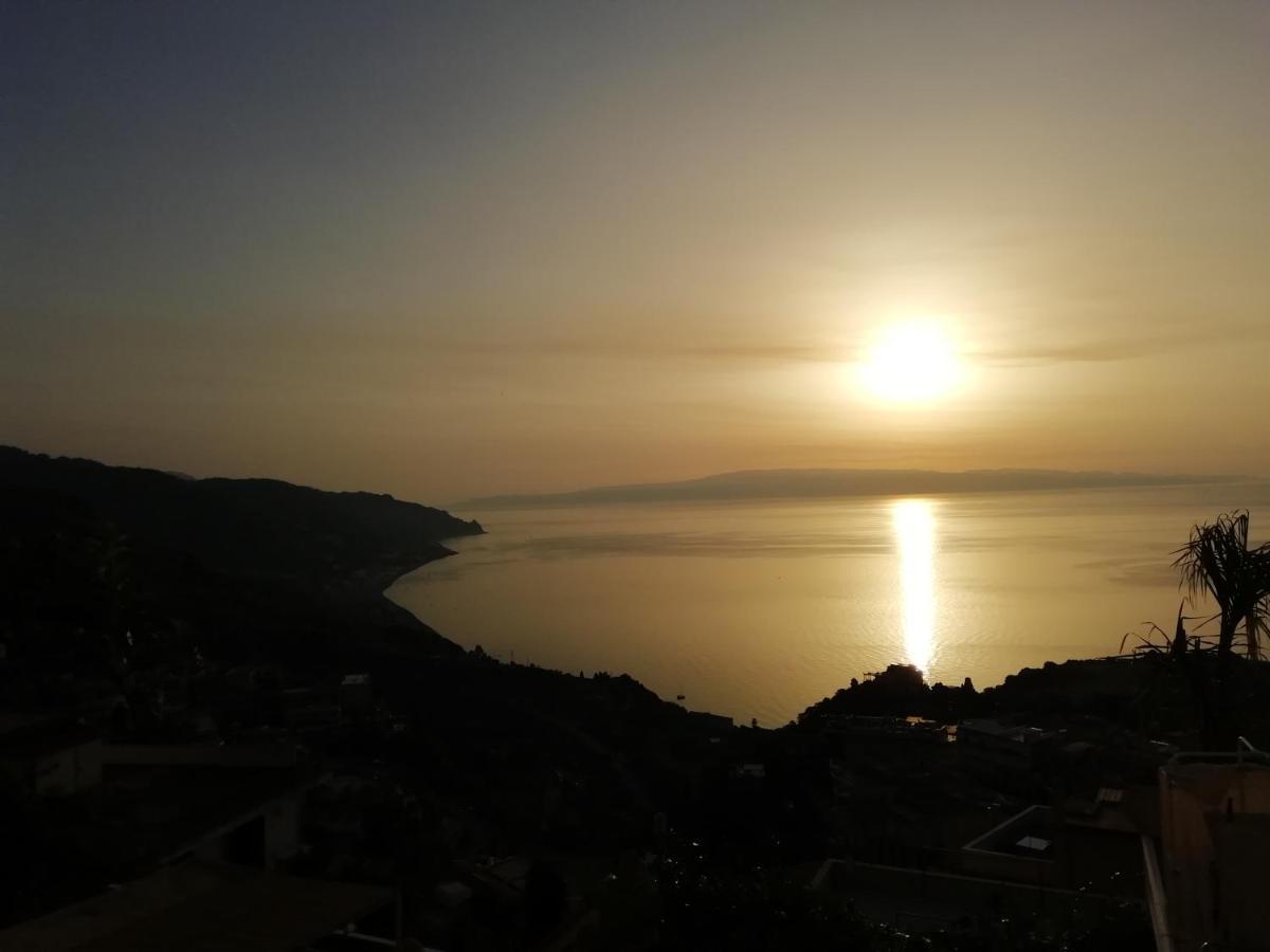 Apartamento U Castiddanu Breathtaking View Taormina Exterior foto