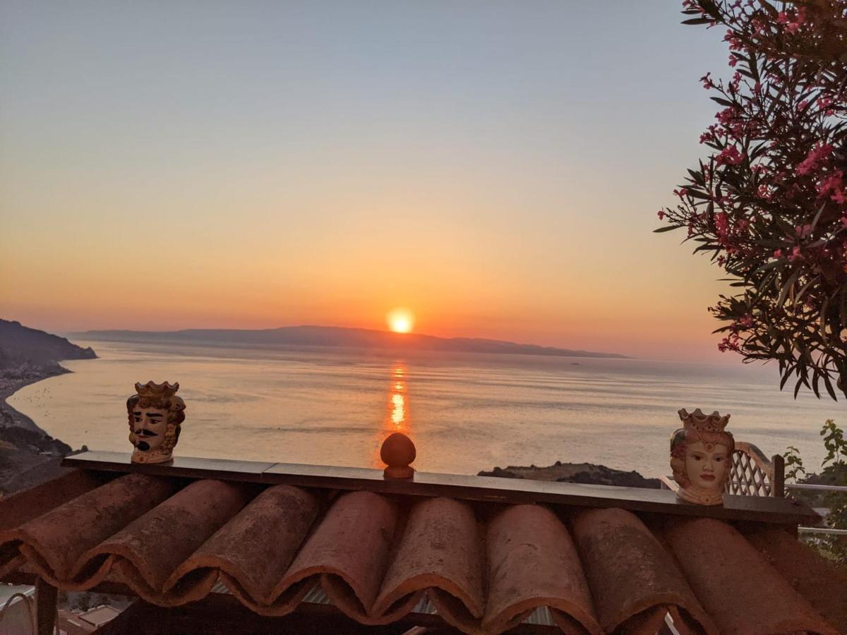 Apartamento U Castiddanu Breathtaking View Taormina Exterior foto